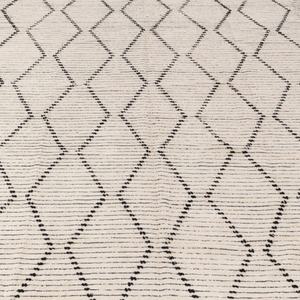 Tapis en laine tissé à la main en ivoire naturel à motif abstrait |   Tapis de sol plat tissé à la main, écologique, antidérapant, minimaliste - Product Image 5