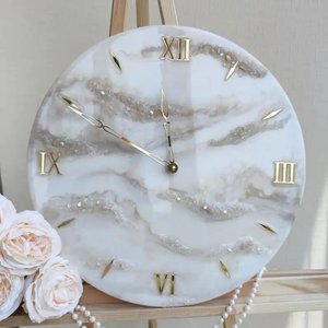 Horloge murale de luxe Art Déco en résine de quartz, design géode en marbre blanc, chiffres romains dorés, incrustation de cristaux, silencieuse, décoration intérieure suspendue - Product Image 6