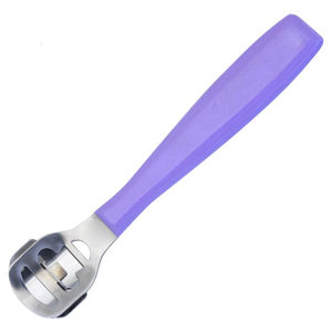Coupe-callosités pour les pieds avec poignée en plastique - Product Image 2