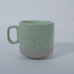 Taza de Café de Cerámica Esmaltada Verde Menta con Diseño Moderno, Apta para Lavavajillas y Microondas, para Cafetería, Hotel, Uso Diario - Product Image 1