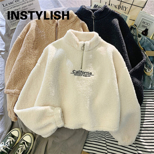 Sudadera con capucha de forro polar para mujer, estilo urbano, de invierno, con bordado de letras, manga corta, cordón ajustable, elegante, con frente de terciopelo afelpado - Product Image 5