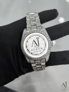 AARVA JEWELS นาฬิกาสแตนเลสสตีลสุดหรูสำหรับผู้หญิง 38 มม. หน้าปัดกลม คริสตัลแซฟไฟร์ ระบบควอตซ์ ตัวล็อคแบบพับได้ - Product Image 1