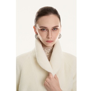 คอลเลคชั่นใหม่ เสื้อโค้ทผู้หญิง ดีไซน์หรูหรา VENETO ALPACA LONG COAT เสื้อโค้ทขนอัลปาก้ายาวสำหรับผู้หญิง ขายส่ง เสื้อโค้ทกันหนาวขนอัลปาก้าจาก WhiteAnt เวียดนาม - Product Image 1