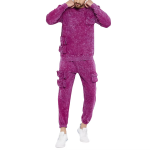Survêtement homme sur mesure de qualité supérieure, style streetwear, effet délavé et couleur décolorée par le soleil, avec logo personnalisé. - Product Image 1