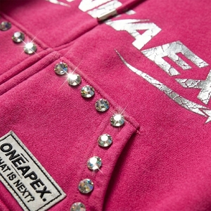 Conjunto Deportivo Rosa Personalizado con Logotipo ONEAPEX en Pedrería, Sudadera con Cremallera y Pantalones Anchos, Ropa Urbana para Hombre, Fabricante de Ropa de Lujo OEM ODM - Product Image 5