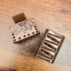 คลิปหนีบผมขนาดเล็กสำหรับผู้หญิงอุปกรณ์แต่งผมทำมือสำหรับผู้หญิงที่มีการแกะสลักลายดอกไม้ตามสั่ง - Product Image 6