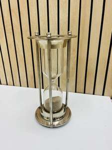 Reloj de Arena de Aluminio Plateado de 8'' con Diseño de Ángel Animal |   Pieza Decorativa Vintage para Mesa de Graduación (Diseño Otto 1869) - Product Image 3