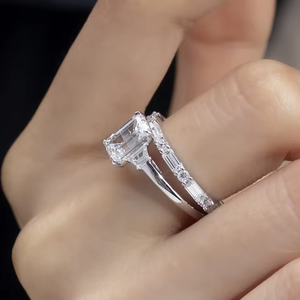 Bague de fiançailles en diamant taille émeraude, argent 925, sertissage pavé, style classique, bijoux fins pour femmes - Product Image 2