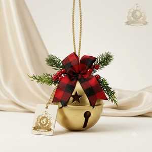 Clochette rustique vintage en laiton avec découpe étoile et flocon de neige et corde de jute pour suspendre, idéale pour l'arbre de Noël et les fêtes à la maison - Product Image 2
