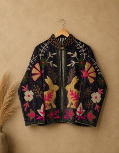 Giacca da donna vintage con ricami Suzani, motivo floreale e coniglietto, stile boho, cappotto invernale di tendenza - Product Image 2