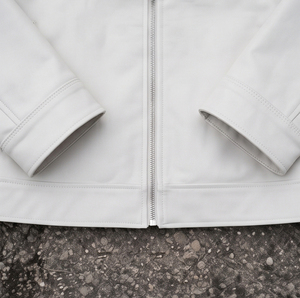 Chaqueta de moto de cuero PU blanca para hombre, cuello alto, elegante, chaqueta de cuero para motociclista, abrigo de motorista con cremallera personalizada para hombre - Product Image 5