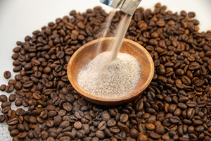 เวียดนาม กาแฟโรบัสต้าบริสุทธิ์ 3 in 1 ชนิดละลายเร็ว บรรจุถุง 20 กก. สำหรับบรรจุใหม่ ปรับแต่งได้ตามต้องการ ปริมาณขั้นต่ำในการสั่งซื้อยืดหยุ่น บรรจุภัณฑ์ปรับแต่งได้ - Product Image 3