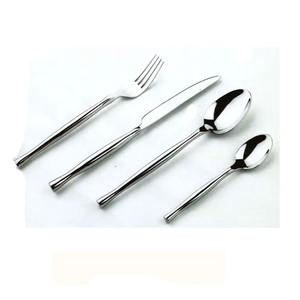 Juego de cubiertos con acabado de espejo plateado simple, adecuado para uso diario, oficina, comedor y servicio de aerolíneas, hecho a mano en India. - Product Image 3