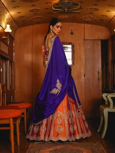 En gros, Lehenga Dupatta en soie haut de gamme de créateur, bicolore, pour femmes indiennes et pakistanaises, tenue traditionnelle pour mariage, Diwali et fêtes, lourd - Product Image 2