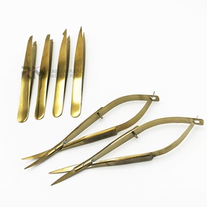 Pinzas para Cejas Ligeras con Punta Inclinada RMI, Venta al por Mayor, Acero Inoxidable Sólido, Color Dorado Plasma, Estuche con Cierre de Resorte - Product Image 1