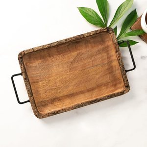 Bandeja de Servir de Madera con Diseño Único Estilo Wabi Sabi de UO, con Asa, para Mesa de Comedor y Platos de Servir Durante Bodas y Ramadán - Product Image 1