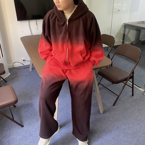 Ensemble homme streetwear oversize épais délavé au soleil, comprenant un sweat à capuche zippé et un pantalon de survêtement large tie-dye personnalisé - Product Image 4