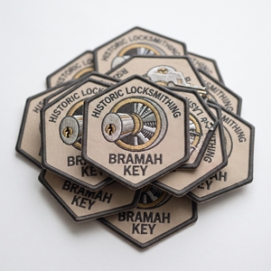 Parches bordados personalizados al por mayor para cerrajeros con detector de diamantes, insignias de ferretería a granel del fabricante - Product Image 4