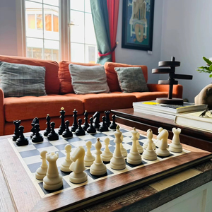 Tablero de Ajedrez Rectangular Rústico y Ecológico de ILAHI, Hecho a Mano con Madera Pura al 100%, Estilo Animal/Amor, Tamaño Personalizado - Product Image 1