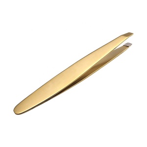 Pinzas para Cejas Inclinadas de Acero Inoxidable con Logotipo Personalizado de Alta Calidad - Duraderas, Ecológicas, Lavables y Hechas a Mano para la Depilación de Cejas - Product Image 6
