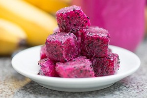 Fruta del Dragón Roja Fresca (Pitaya) de Vietnam |   Jugoso, Sabor Intenso, Calidad de Exportación // Mr.Tom - Product Image 3