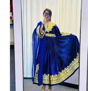 Robe culturelle afghane écologique pour femmes, manches longues, longueur genou, avec dentelle à la taille naturelle et broderie tribale authentique - Product Image 1