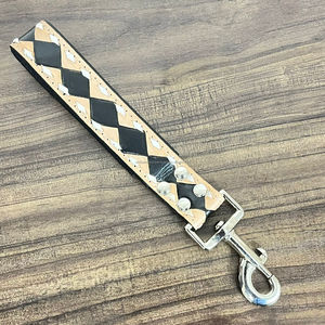 Laisse en cuir à carreaux usiné à la main pour chien et chat, ensemble de 3 pièces, conception personnalisée avec des matériaux écologiques OEM ODM pour la marche du chien - Product Image 4