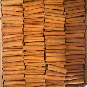 Bâtons de cannelle Cassia bruts de qualité supérieure 100% purs, longueur personnalisable, fabriqués au Vietnam, meilleure qualité, prix abordable - Product Image 1