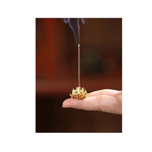 Mini Porta Incienso de Latón con Diseño de Flor de Loto, Base Portátil para Incienso, Incensario de Bolsillo para Meditación y Viajes - Product Image 2