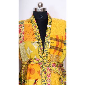 Robe kimono vintage en soie Kantha, magnifique, recyclée, pour femmes, veste patchwork, cadeau pour femmes - Product Image 4