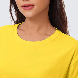 Camiseta clásica para mujer, ligera, informal, a la moda, cómoda, con cuello redondo, estilo urbano para uso diario. - Product Image 4