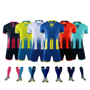 Uniformes de Fútbol Personalizados Azul y Blanco de Última Tendencia, Conjunto de Camiseta de Fútbol para Hombre al por Mayor, Diseño de Camiseta de Fútbol Moderna - Product Image 6