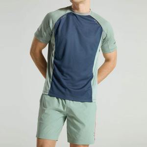 เสื้อยืดออกกำลังกายโพลีเอสเตอร์แบบกำหนดเองขายส่ง แถบสะท้อนแสง เสริมสร้างกล้ามเนื้อ เสื้อยืดออกกำลังกายแห้งเร็วสำหรับผู้ชาย - Product Image 2