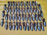 Couteaux de chasse en acier Damas faits à la main, manche en bois Pakka pleine longueur, pointe clip, garantie 3 ans, qualité industrielle OEM, vente en gros