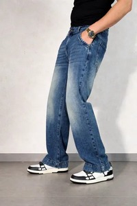 Jean décontracté ample et déchiré à coupe décontractée, jambe large, taille mi-haute, en denim de coton mi-lourd, respectueux de l'environnement - Product Image 3