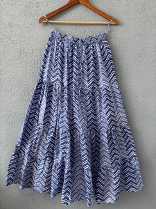 Modèle de couture pour jupe longue décontractée pour femmes, taille élastique respirante, design à étages avec méthode de tissage non tissé - Product Image 4