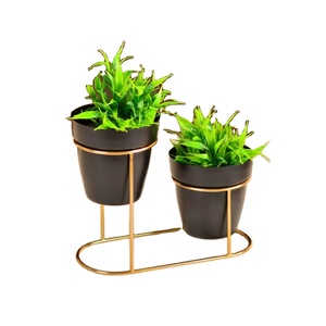 Vase à fleurs en métal fait à la main chic pièce décorative moderne parfaite pour centre de table et décoration intérieure - Product Image 2