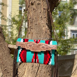 Nouveau Western élégant véritable cuir aztèque usiné Multi couleur frange sac à bandoulière vente chaude nouveauté usiné selle couverture sac à main - Product Image 4