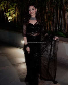 Dernier sari élégant de créateur Bollywood avec broderie en filet noir Dernier saree exclusif de mariée pour mariage chic et ethnique pour adultes - Product Image 1