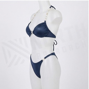 Ensemble de yoga 2 pièces imprimé papillon bleu avec finition dorée, body à col en V profond et jupe portefeuille longueur genou - Product Image 4