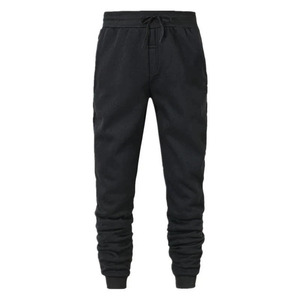 Ensemble de survêtement élégant pour homme avec logo personnalisé, sweat à capuche confortable et pantalon de jogging pour la salle de sport et usage quotidien - Product Image 4