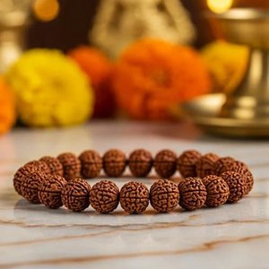 Bracelet Bouddhiste Naturel 7 Mukhi Rudraksha pour Hommes – Cadeau Écologique, Bijou Perlé Énergisant et Spirituel - Product Image 4