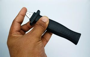 Cuchillo Retráctil de Broma, Cuchillo Mágico de Plástico Seguro para Bromas y Actuaciones en Escenario, Juguete de Broma, Accesorio de Magia de Cerca - Product Image 3