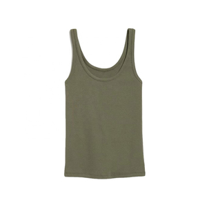 Débardeur pour femme vert olive à col rond, coupe ajustée, en tissu doux extensible coton-élasthanne, idéal pour la superposition, l'été ou les tenues décontractées - Product Image 2