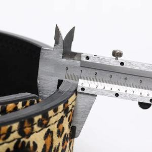Ceinture de musculation à boucle à levier robuste avec logo personnalisé, pour squats, powerlifting, soulevé de terre, fitness, sécurité, musculation et haltérophilie, avec coutures renforcées - Product Image 5