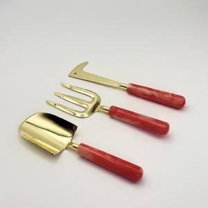 Ensemble d'outils de jardin robustes avec manche en résine pour le jardinage en extérieur et en intérieur, finition dorée de haute qualité au prix le plus bas en Inde - Product Image 4