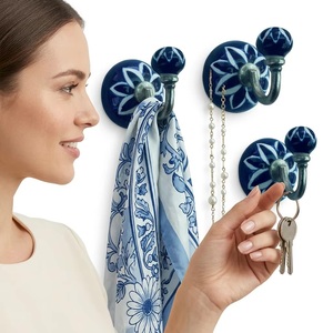 Crochet mural en céramique avec motif de fleurs bleues, style vintage, crochet simple pour vêtements - Product Image 2