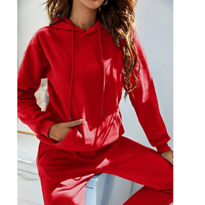 ชุดเสื้อฮู้ดและกางเกงผ้าฝ้ายอุ่นสำหรับผู้หญิง ประดับด้วยหินวิบวับ ดีไซน์ลูกไม้ พร้อมโลโก้แบรนด์ตามสั่ง - Product Image 2