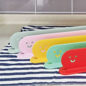 [ECOFRENDLY] Protection anti-éclaboussures en silicone pour évier de cuisine avec conception de déflecteur à ventouse SmileGuard - Product Image 3