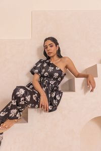 Vestido midi de satén con estampado floral, un solo hombro, manga casquillo, cintura imperio, corte acampanado, elegante, para fiesta, verano, para mujer. - Product Image 2